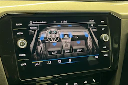 valkoinen Volkswagen Passat 2021 kuva 30.