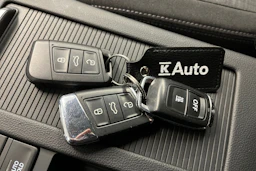 valkoinen Volkswagen Passat 2021 kuva 34.