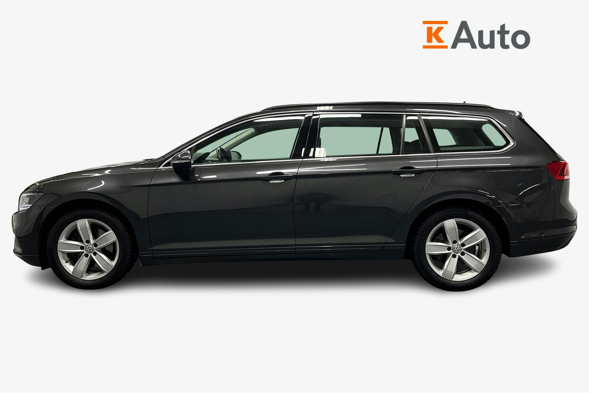 harmaa Volkswagen Passat 2021 kuva 6.