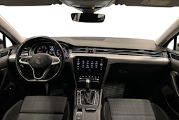 harmaa Volkswagen Passat 2021 kuva 9.