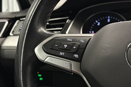 harmaa Volkswagen Passat 2021 kuva 20.