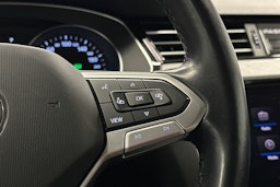 harmaa Volkswagen Passat 2021 kuva 21.