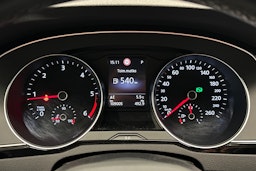 harmaa Volkswagen Passat 2021 kuva 22.