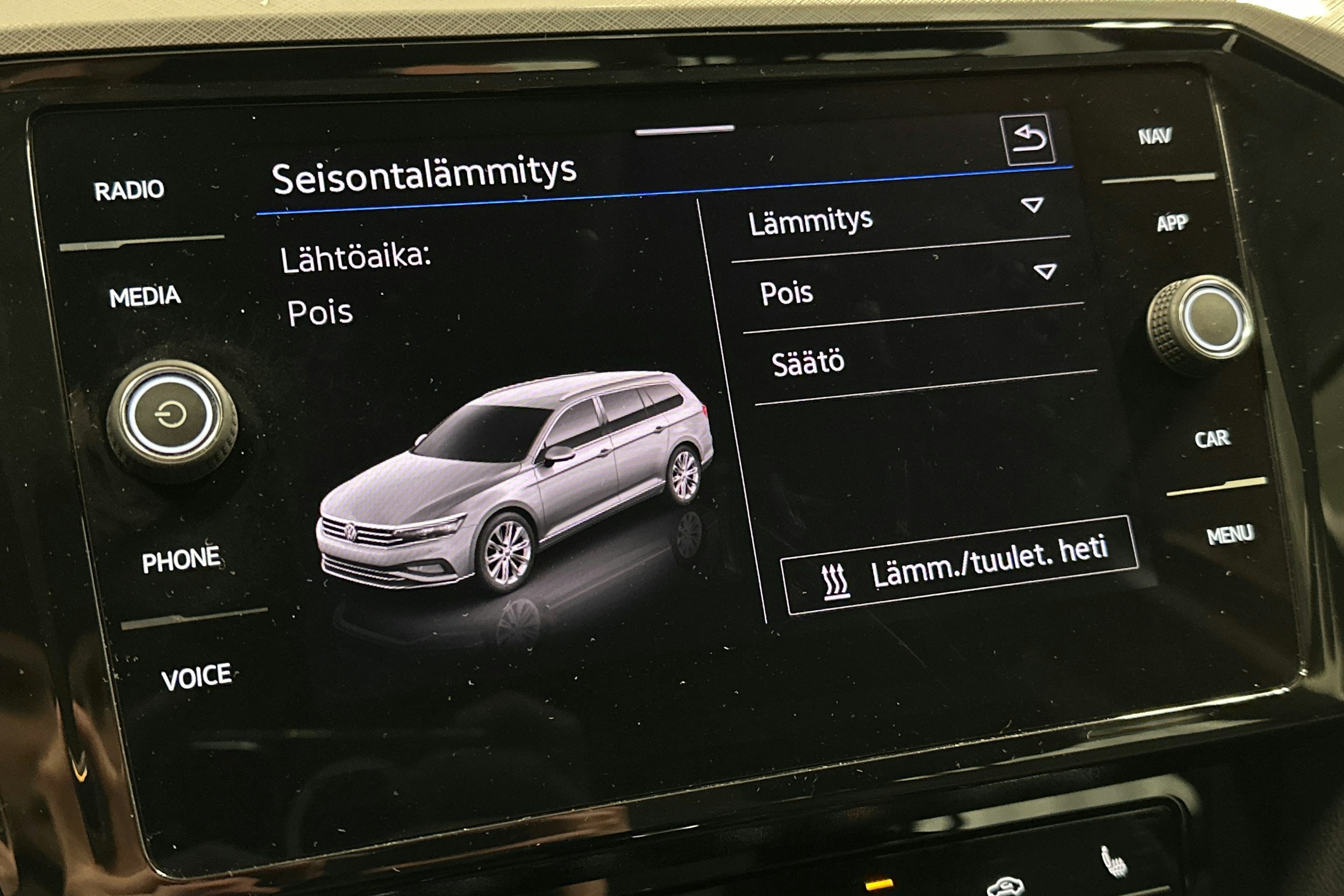 harmaa Volkswagen Passat 2021 kuva 26.