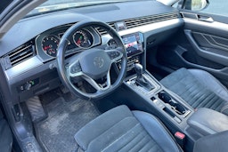 harmaa Volkswagen Passat 2021 kuva 3.
