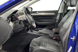 Sininen Volkswagen PASSAT 2021 kuva 6.