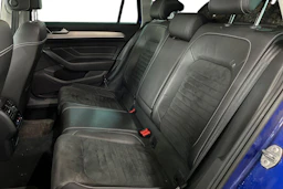 Sininen Volkswagen PASSAT 2021 kuva 8.