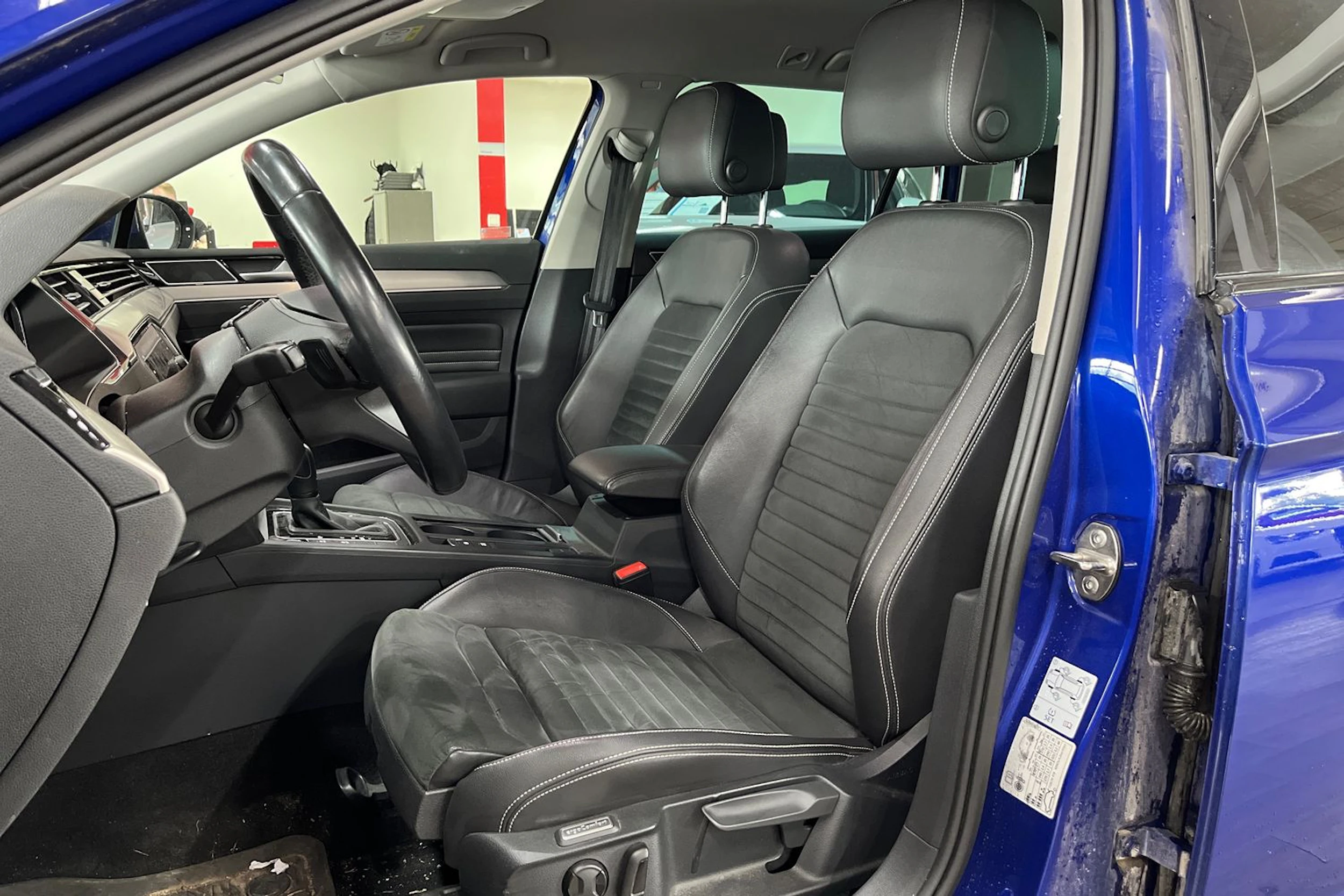 Sininen Volkswagen PASSAT 2021 kuva 12.