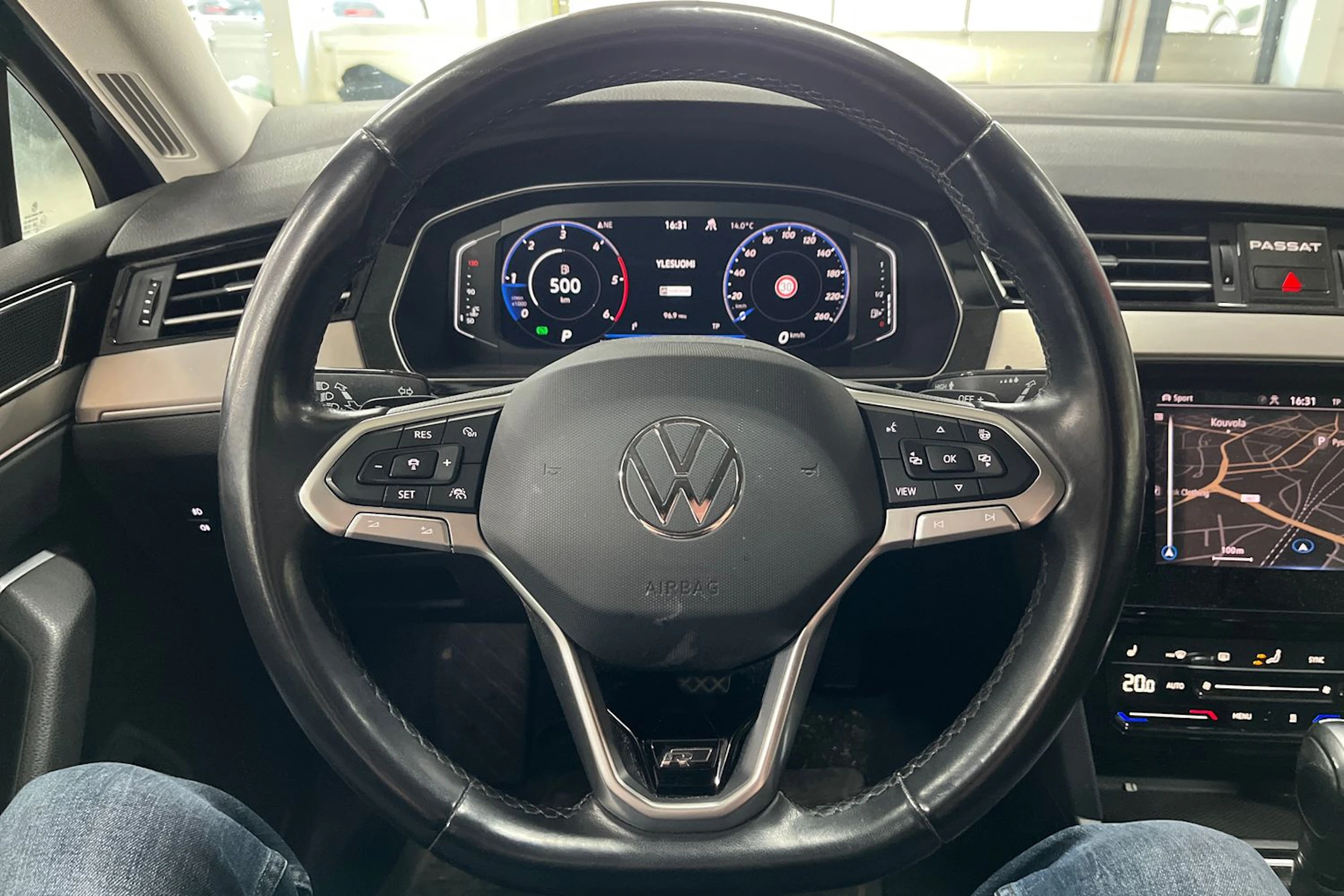 Sininen Volkswagen PASSAT 2021 kuva 13.