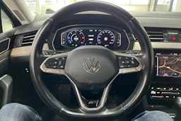 Sininen Volkswagen PASSAT 2021 kuva 13.