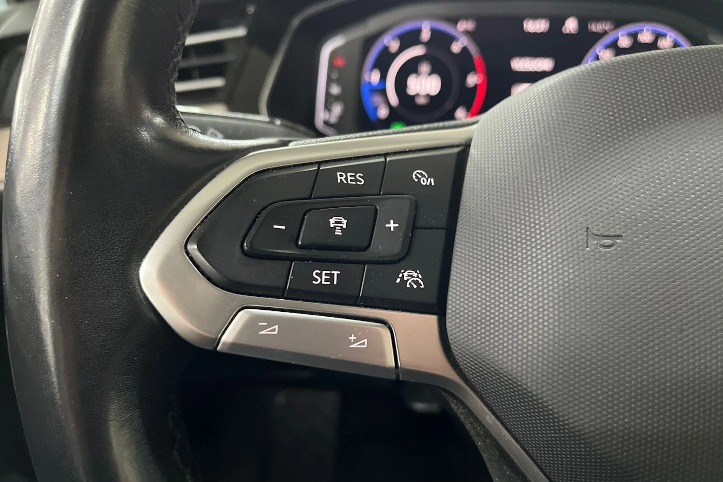 Sininen Volkswagen PASSAT 2021 kuva 14.