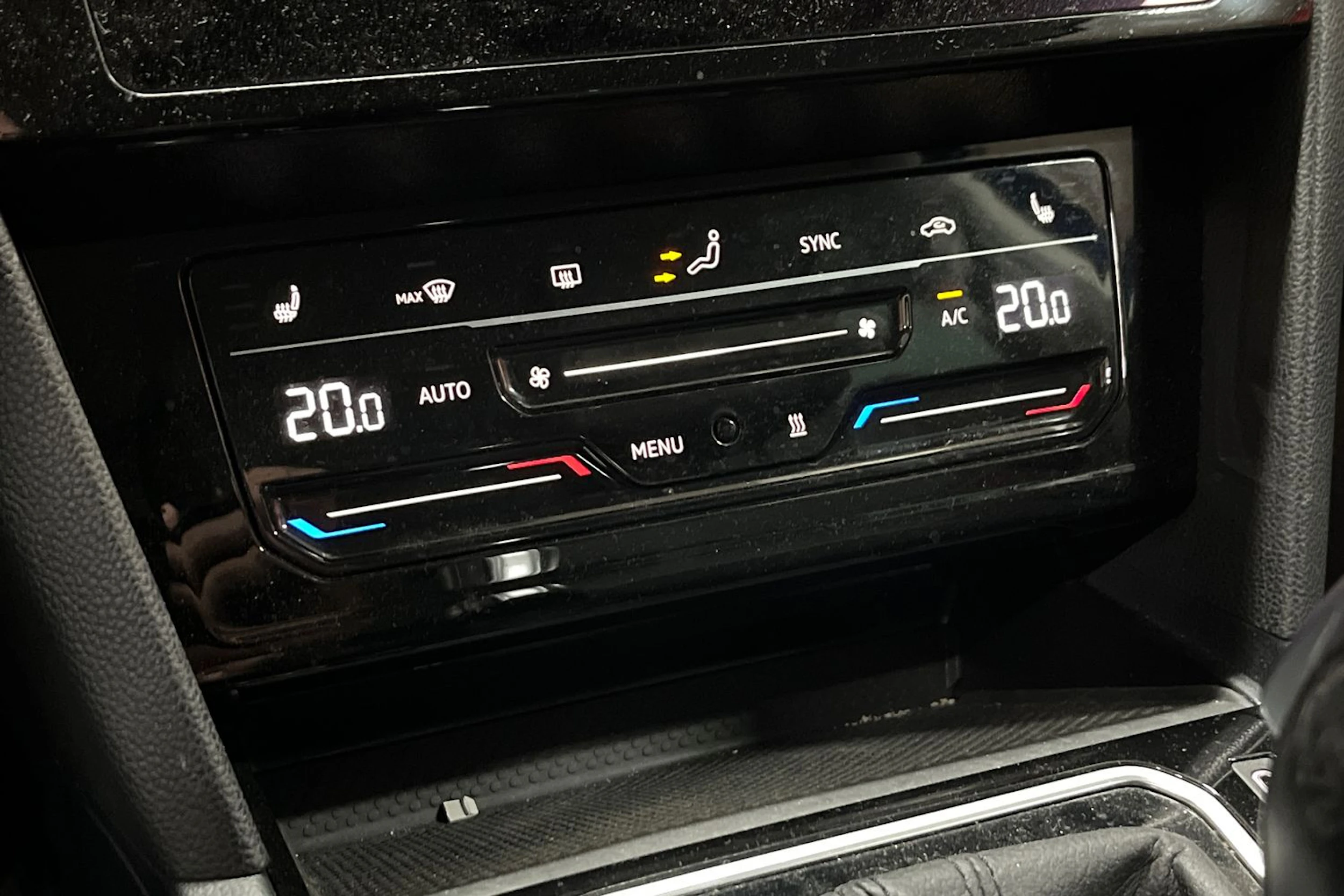 Sininen Volkswagen PASSAT 2021 kuva 20.