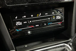 Sininen Volkswagen PASSAT 2021 kuva 20.