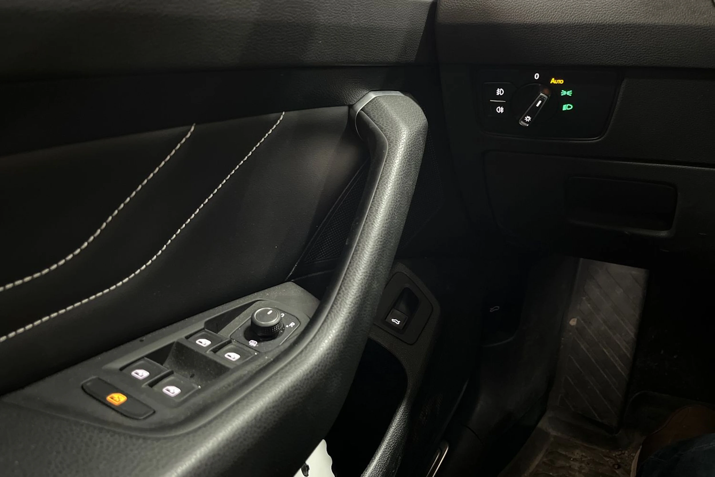 Sininen Volkswagen PASSAT 2021 kuva 22.