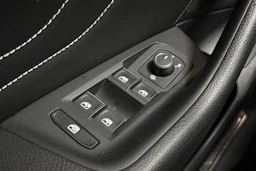 Sininen Volkswagen PASSAT 2021 kuva 25.