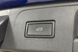 Sininen Volkswagen PASSAT 2021 kuva 27.