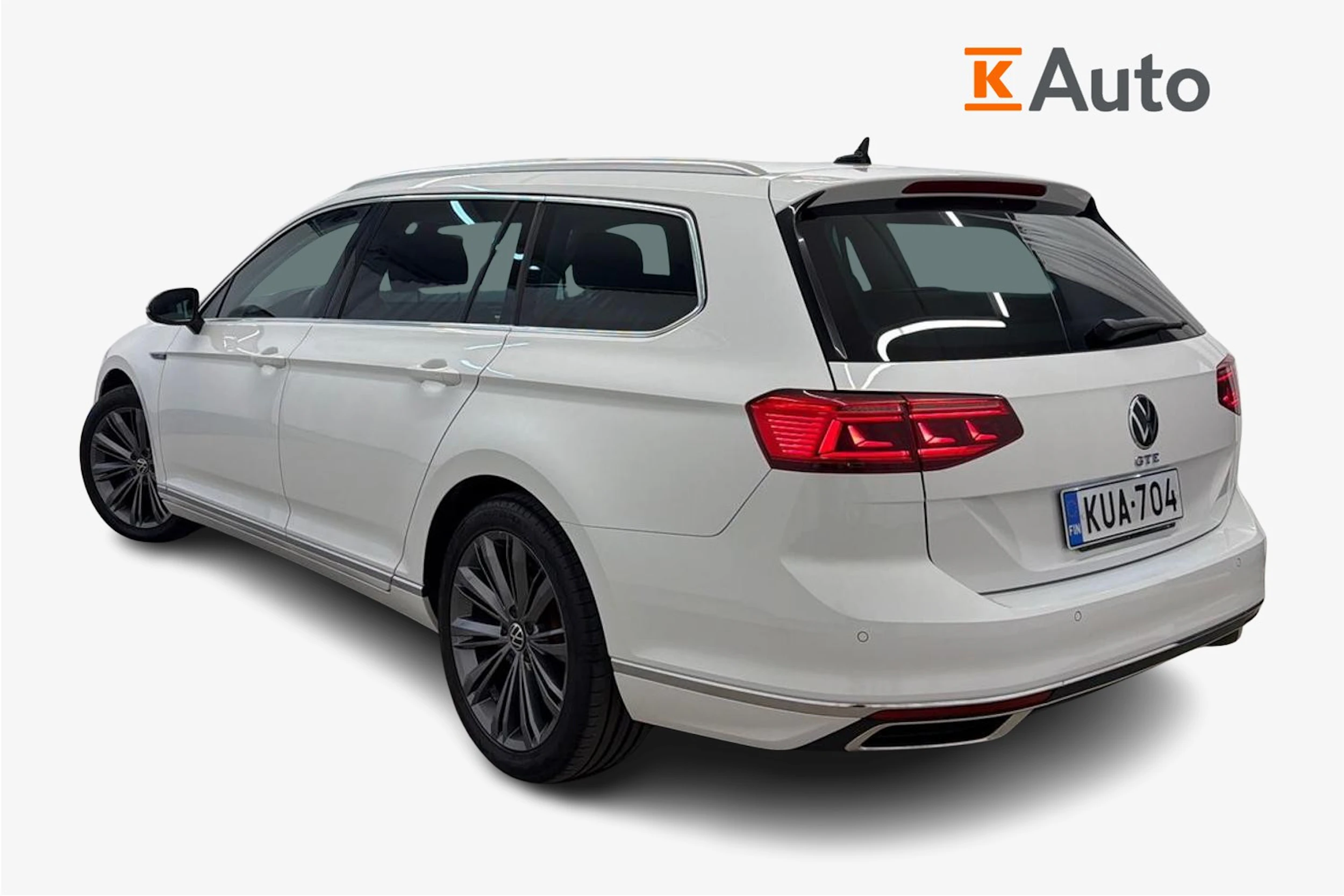 Valkoinen Volkswagen PASSAT 2021 kuva 2.