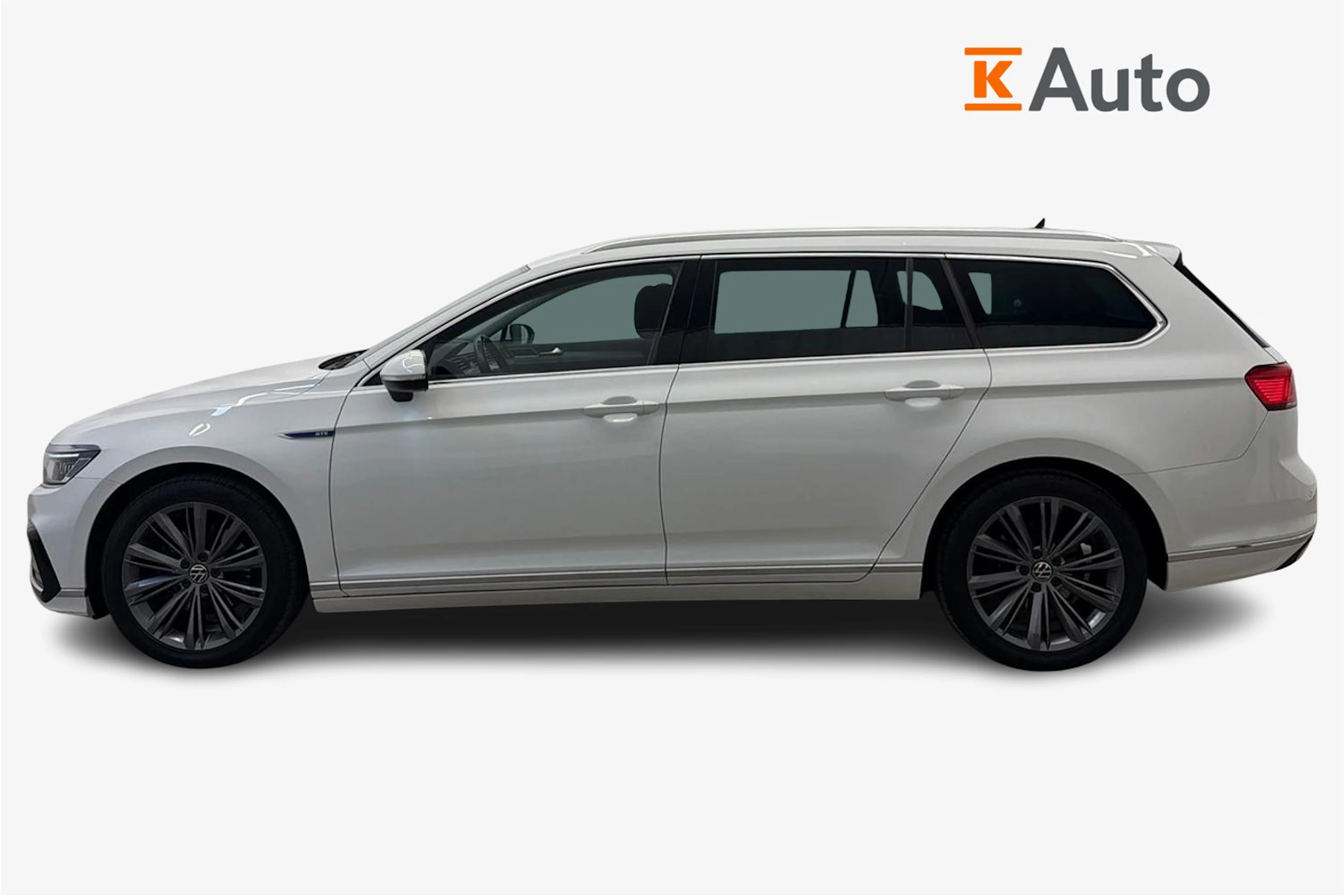 Valkoinen Volkswagen PASSAT 2021 kuva 5.