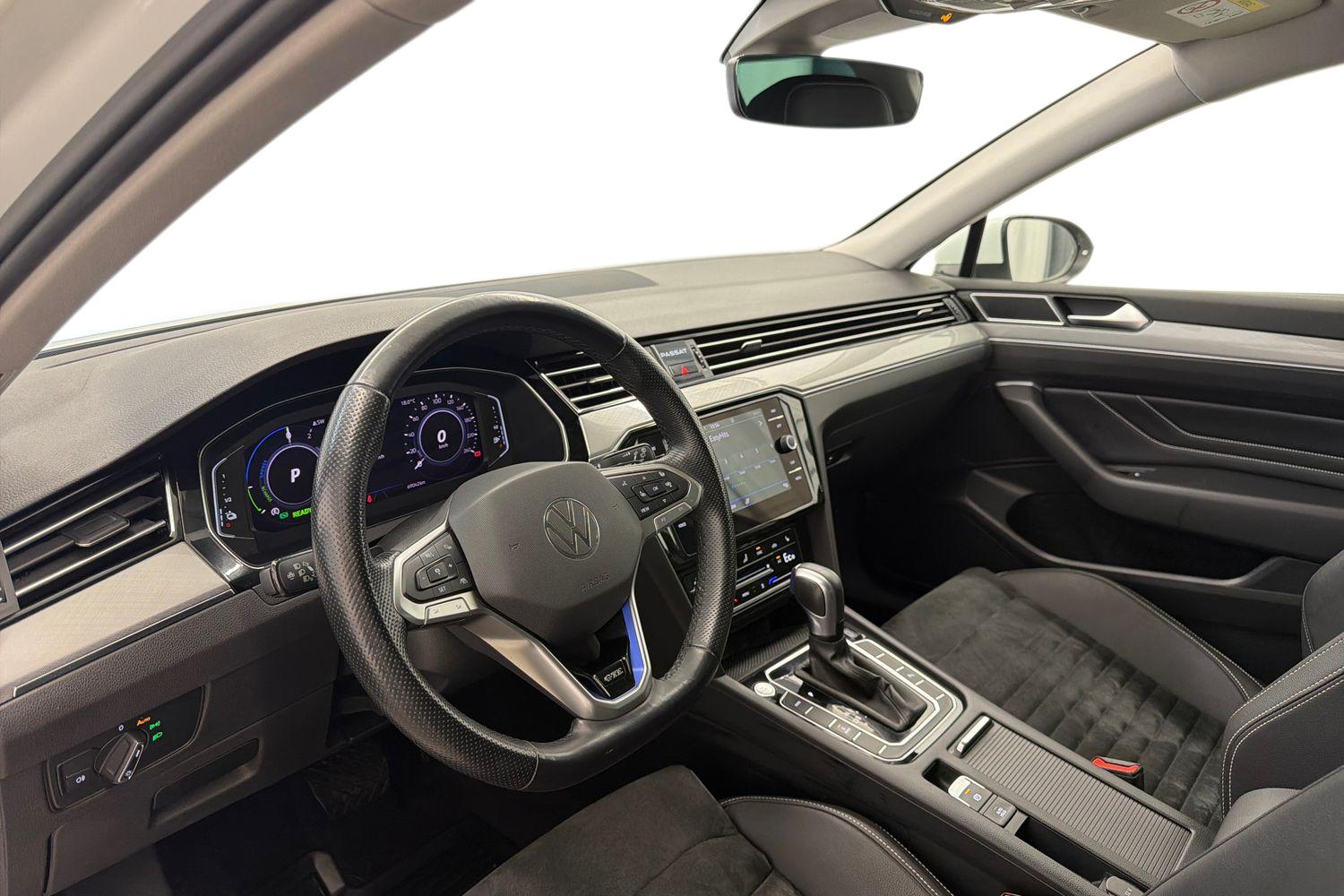 Volkswagen Passat 2021, photo 6/33