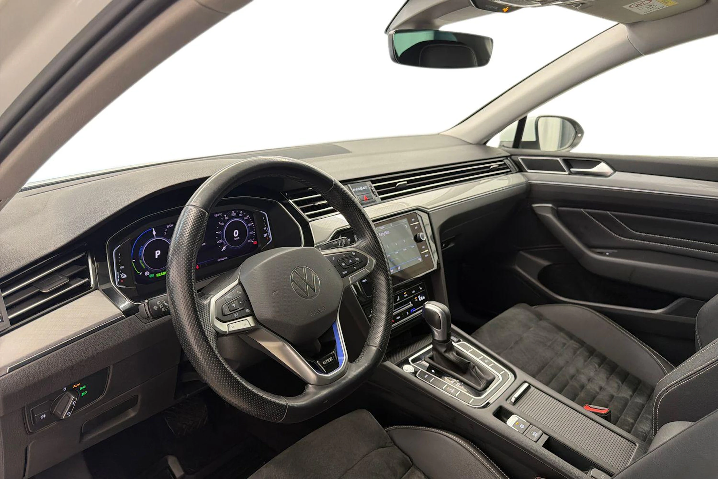 Valkoinen Volkswagen PASSAT 2021 kuva 6.