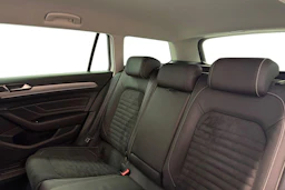 Valkoinen Volkswagen PASSAT 2021 kuva 8.