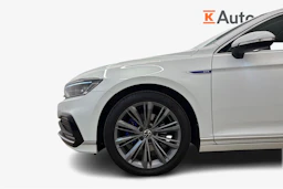 Valkoinen Volkswagen PASSAT 2021 kuva 9.