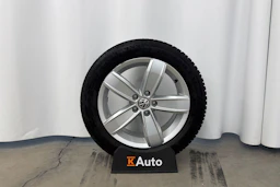 Valkoinen Volkswagen PASSAT 2021 kuva 11.