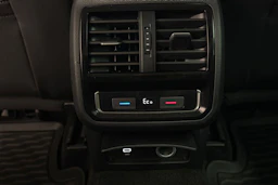 Valkoinen Volkswagen PASSAT 2021 kuva 15.