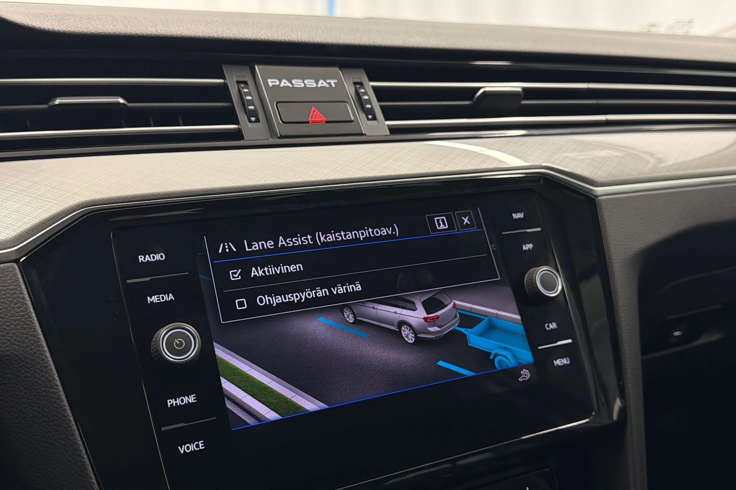 Valkoinen Volkswagen PASSAT 2021 kuva 28.