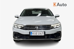 valkoinen Volkswagen Passat 2021 kuva 5.