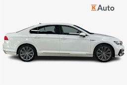 valkoinen Volkswagen Passat 2021 kuva 6.