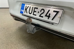 valkoinen Volkswagen Passat 2021 kuva 31.