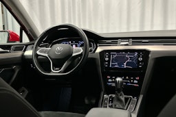 punainen Volkswagen Passat 2021 kuva 8.