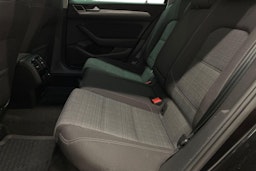 Musta Volkswagen PASSAT 2021 kuva 10.