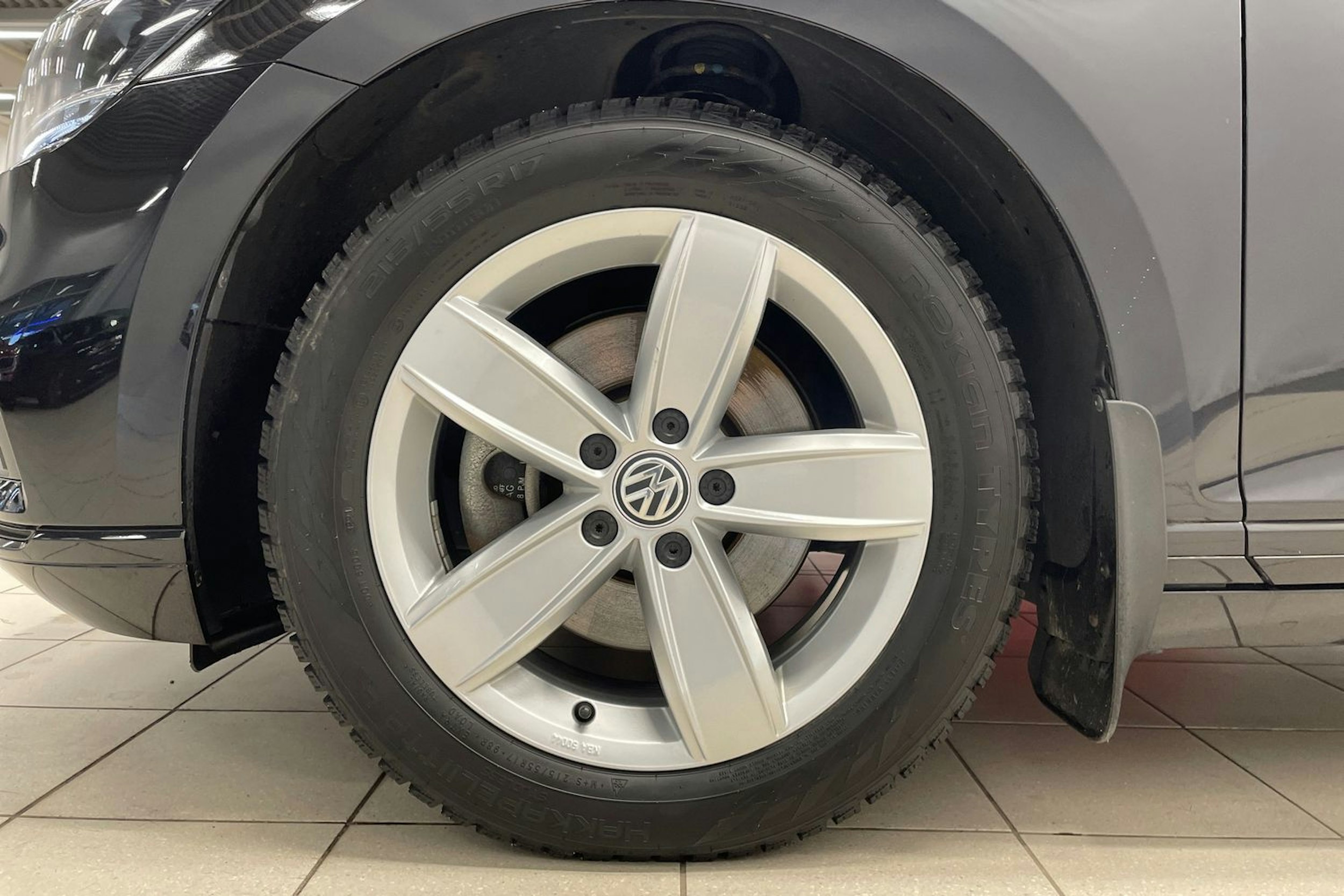 Musta Volkswagen PASSAT 2021 kuva 11.