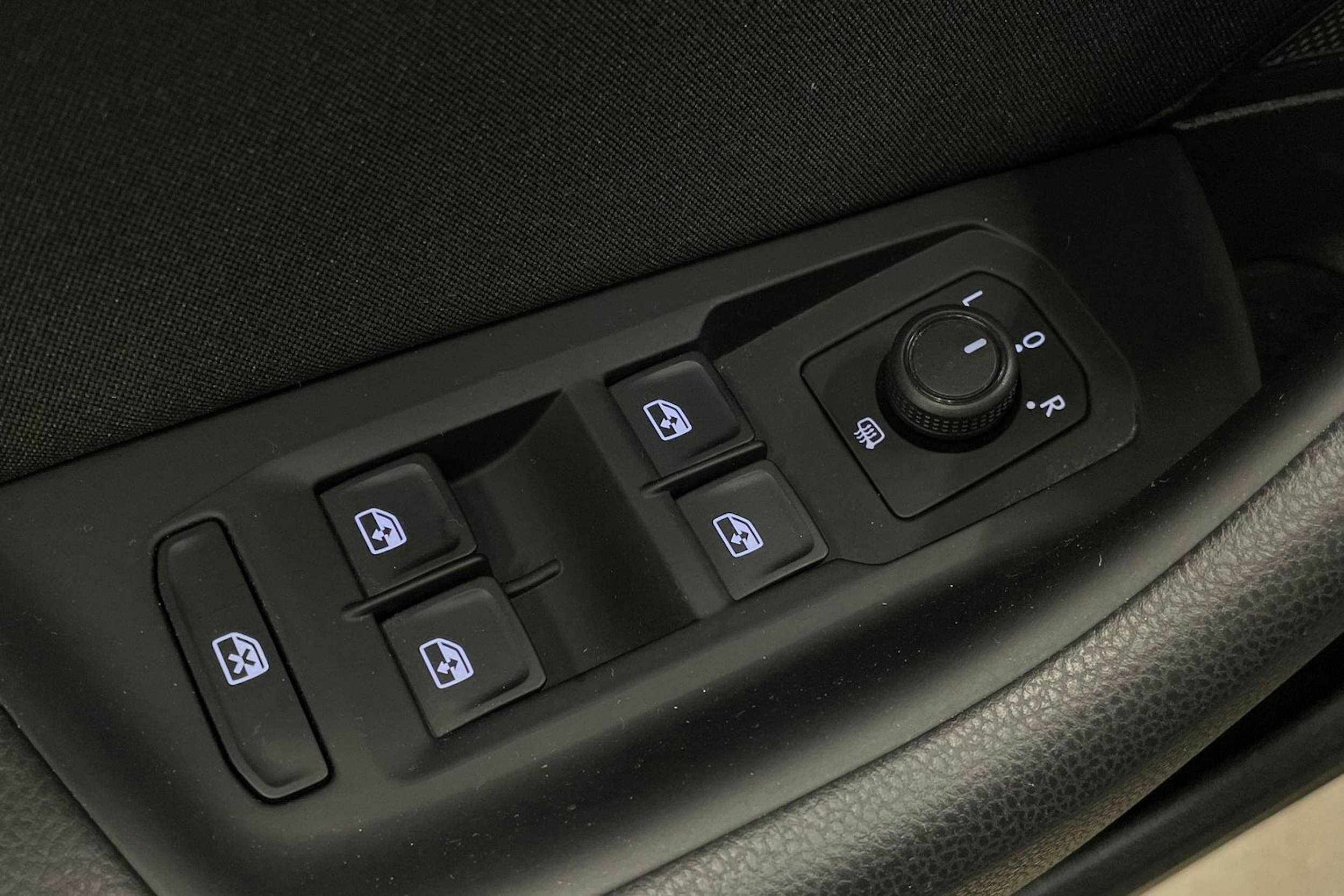 Musta Volkswagen PASSAT 2021 kuva 14.