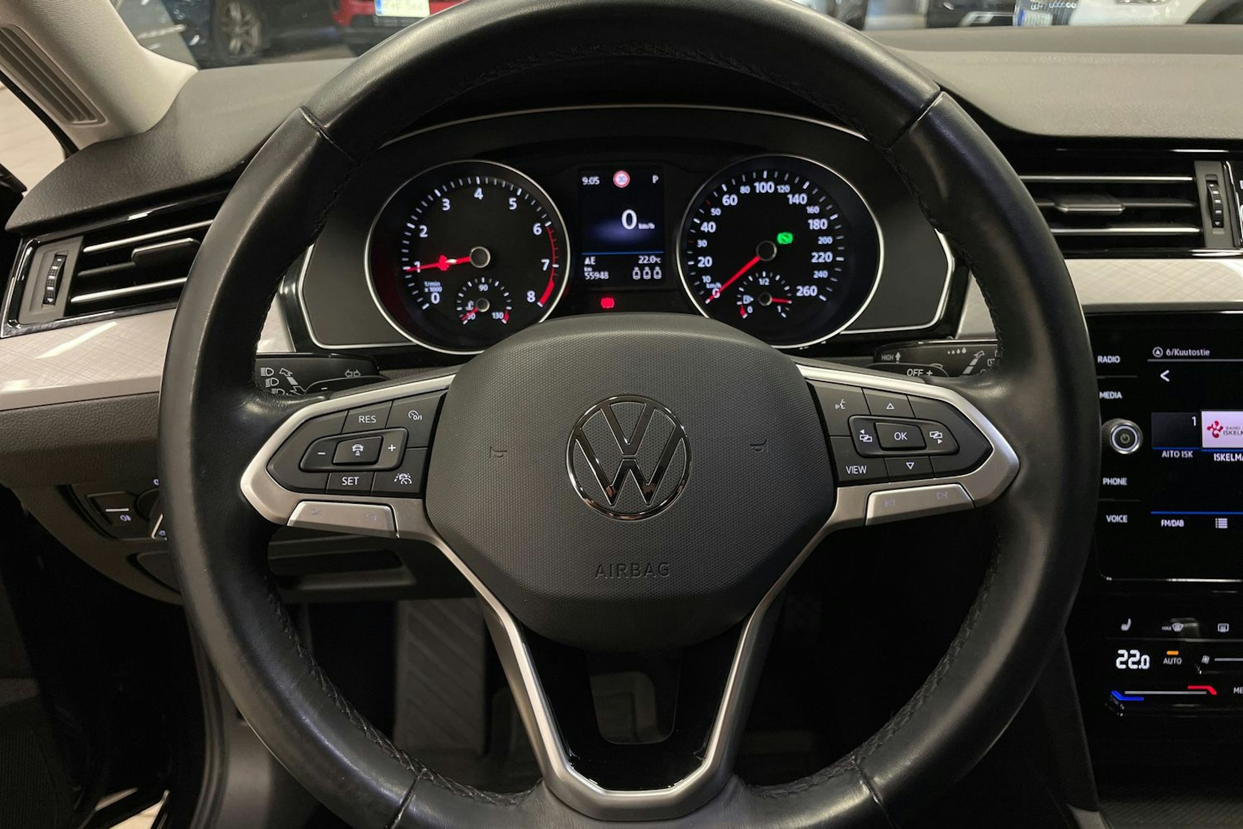 Musta Volkswagen PASSAT 2021 kuva 16.