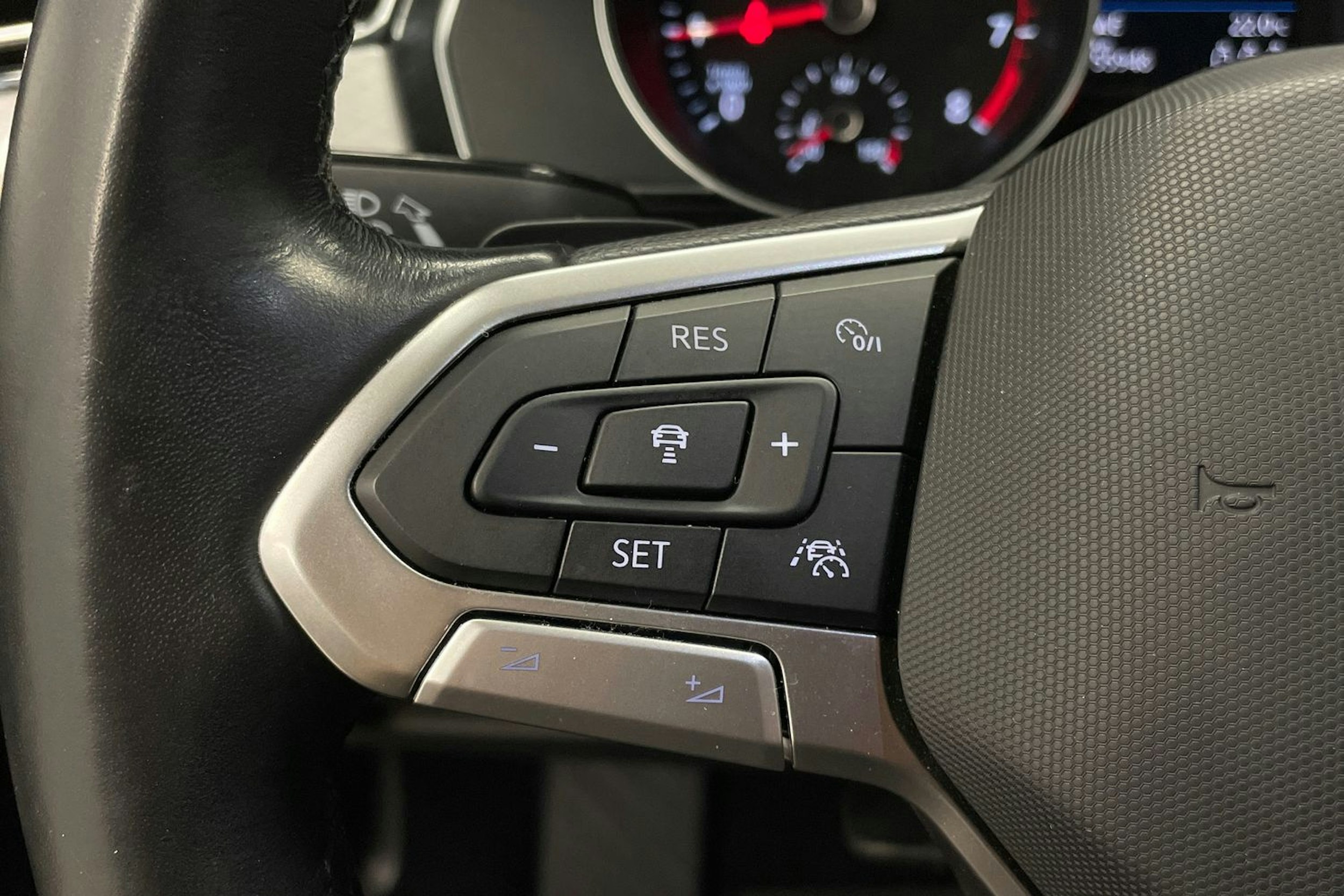 Musta Volkswagen PASSAT 2021 kuva 17.