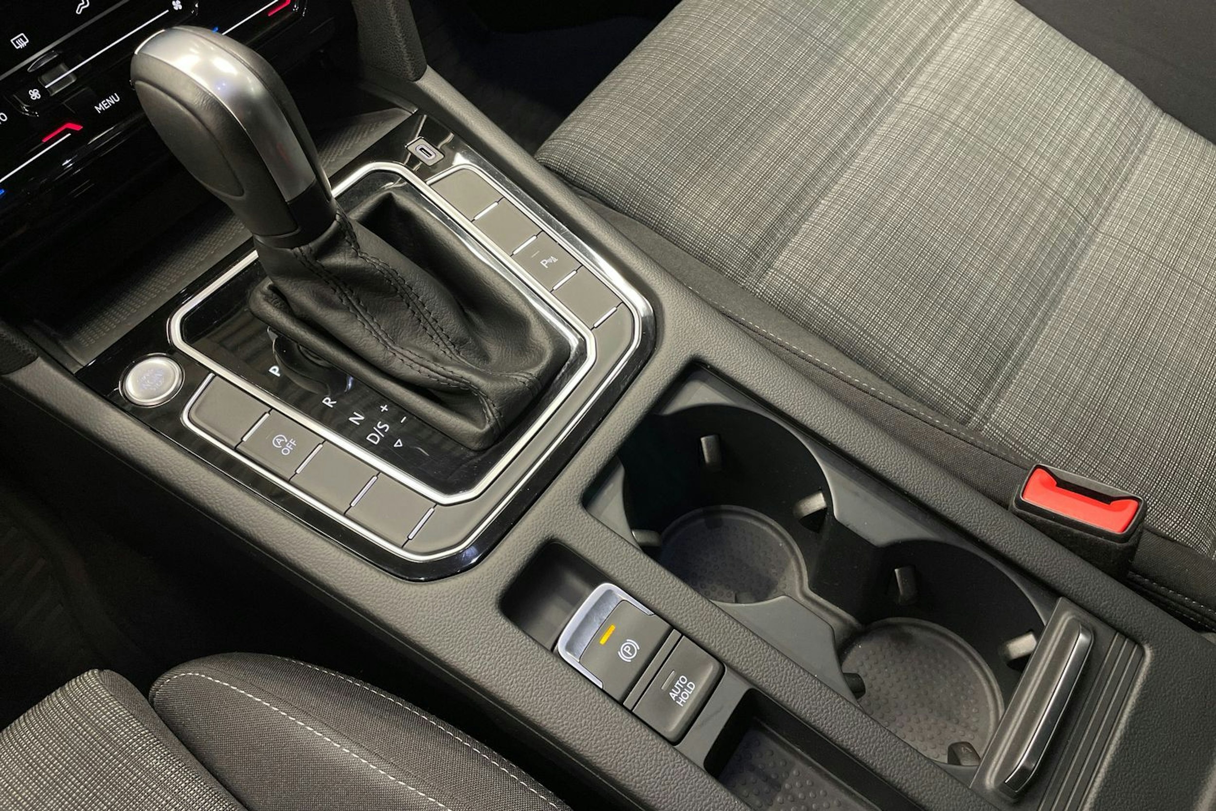 Musta Volkswagen PASSAT 2021 kuva 19.
