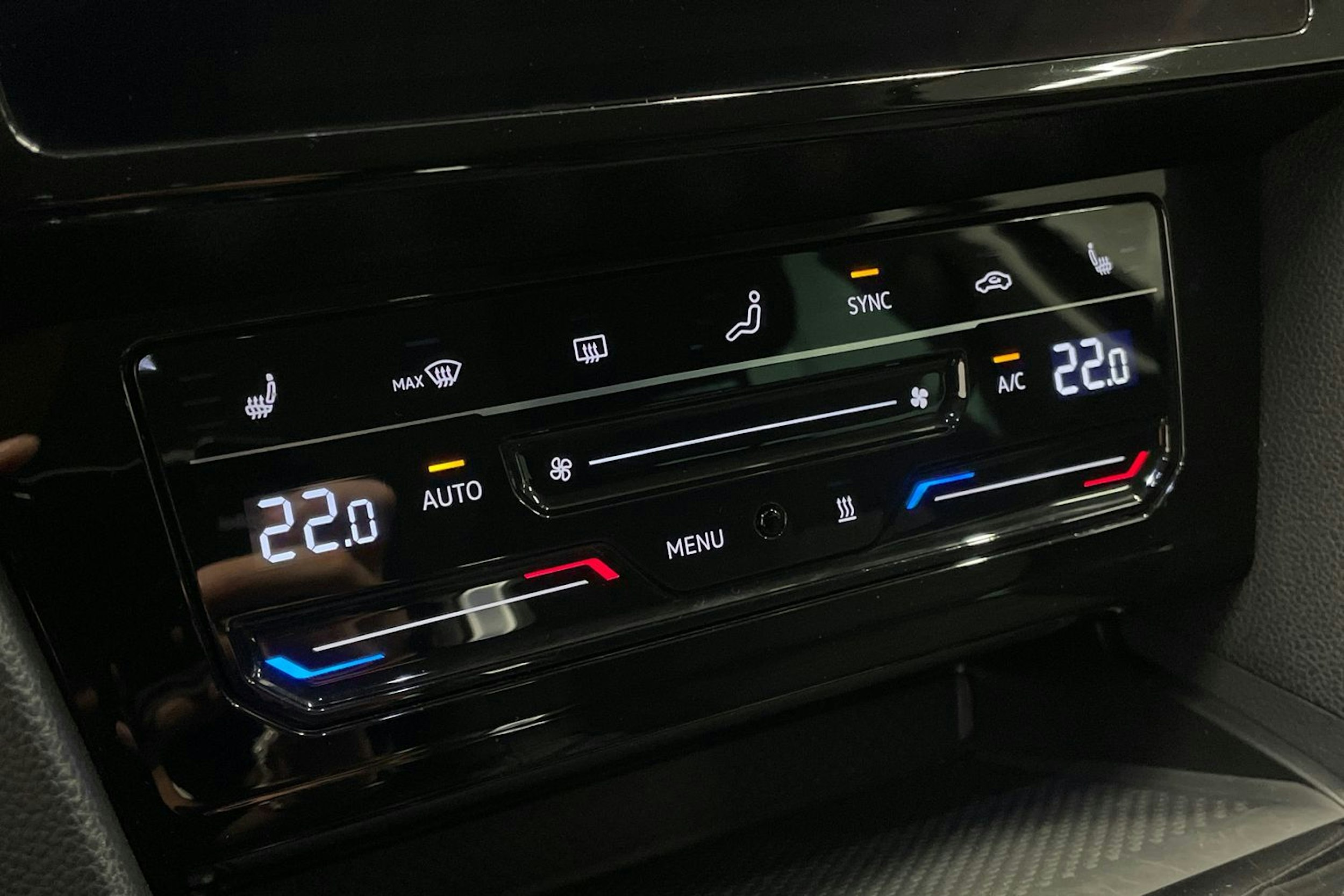 Musta Volkswagen PASSAT 2021 kuva 20.