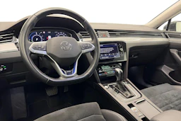 harmaa Volkswagen Passat 2021 kuva 8.