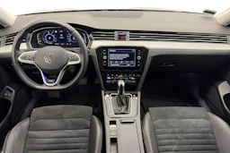 harmaa Volkswagen Passat 2021 kuva 9.