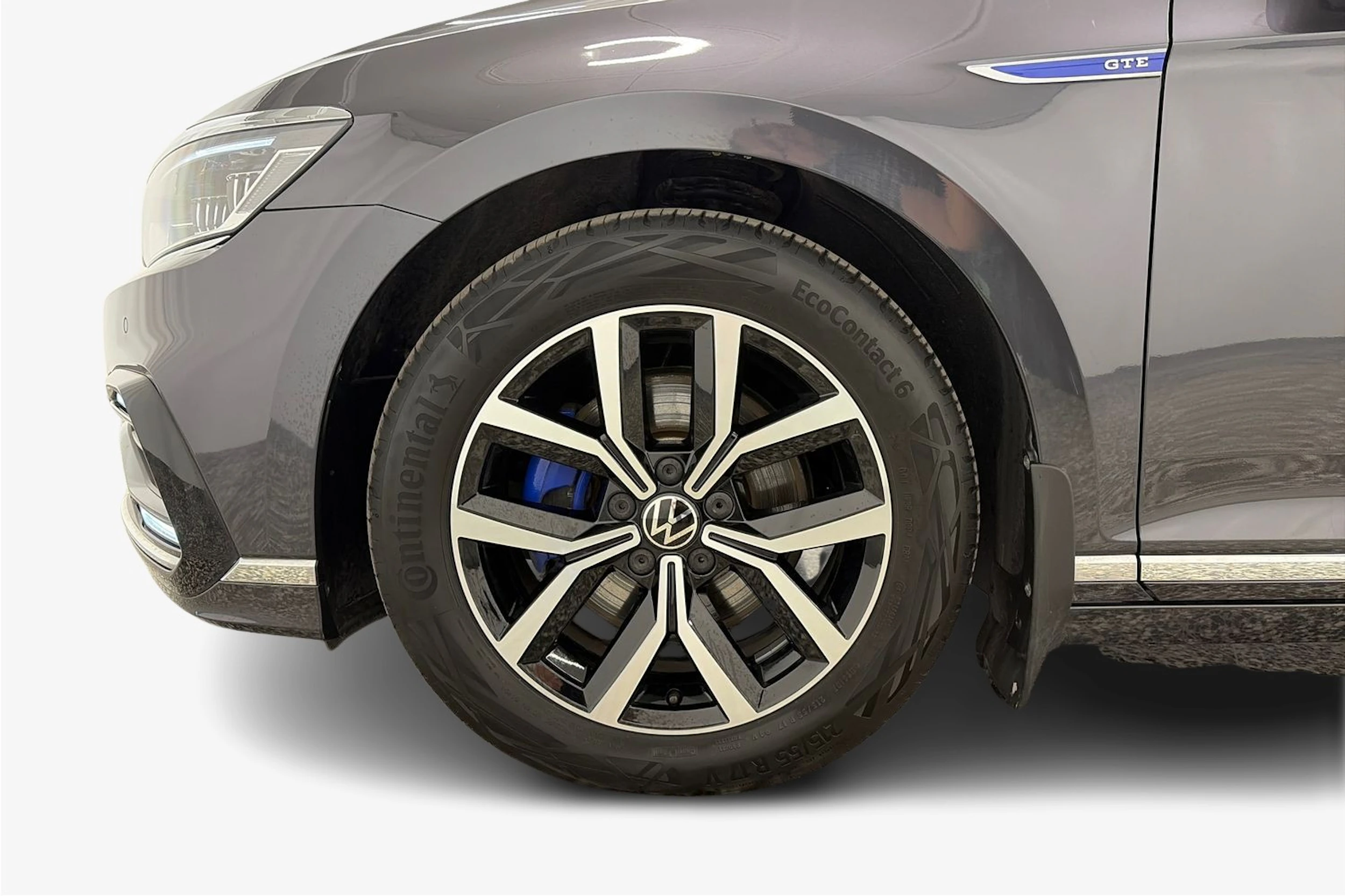 harmaa Volkswagen Passat 2021 kuva 12.