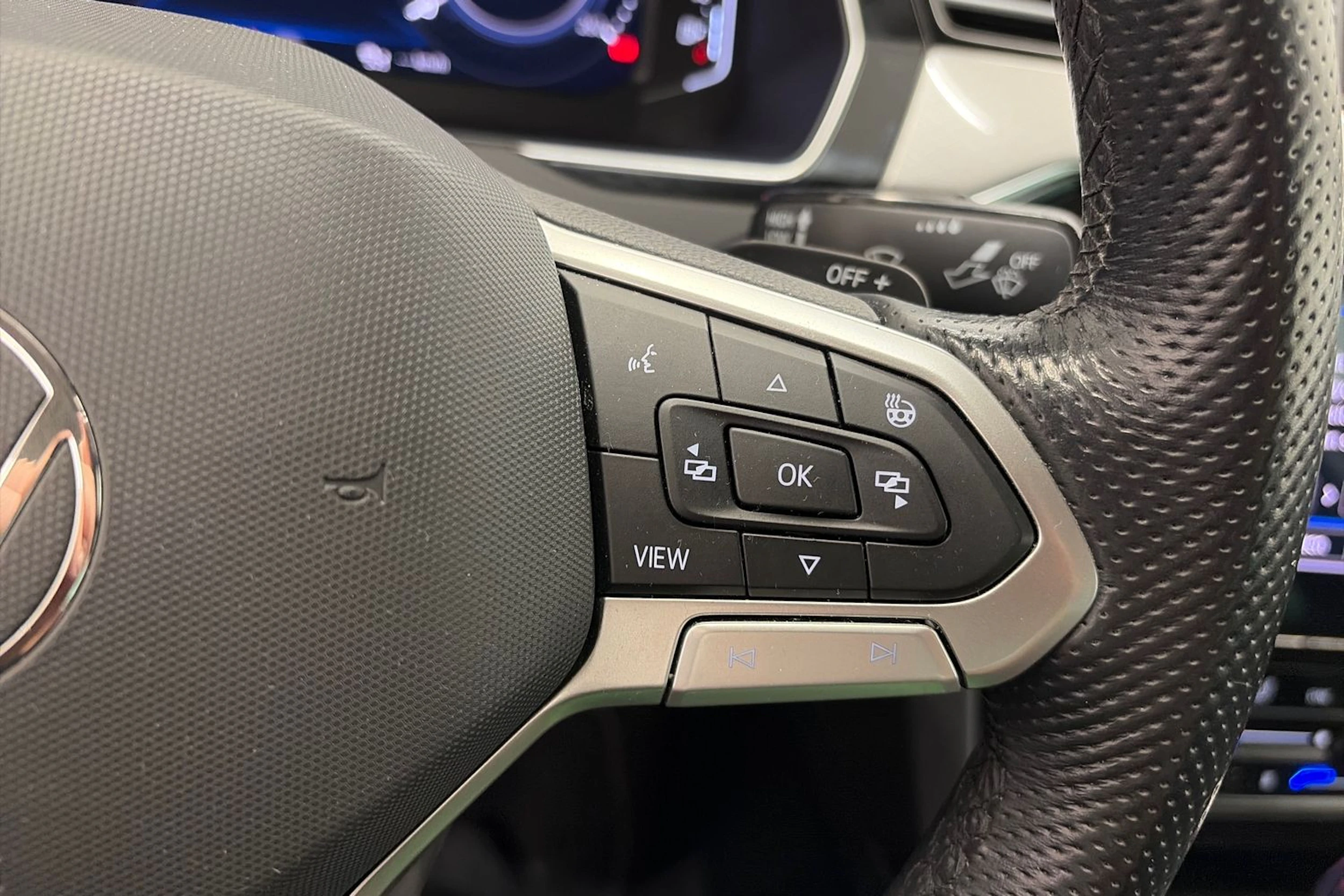 harmaa Volkswagen Passat 2021 kuva 21.