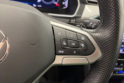 harmaa Volkswagen Passat 2021 kuva 21.