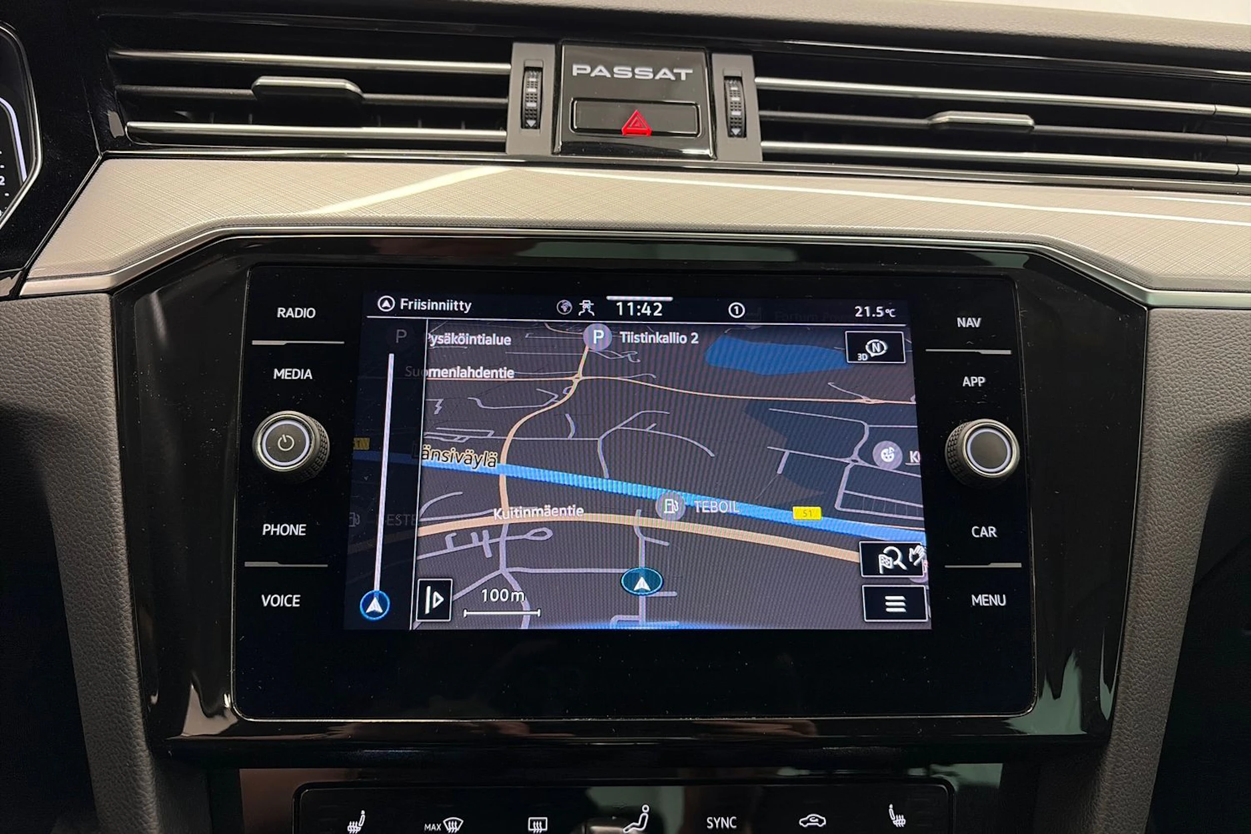 harmaa Volkswagen Passat 2021 kuva 22.