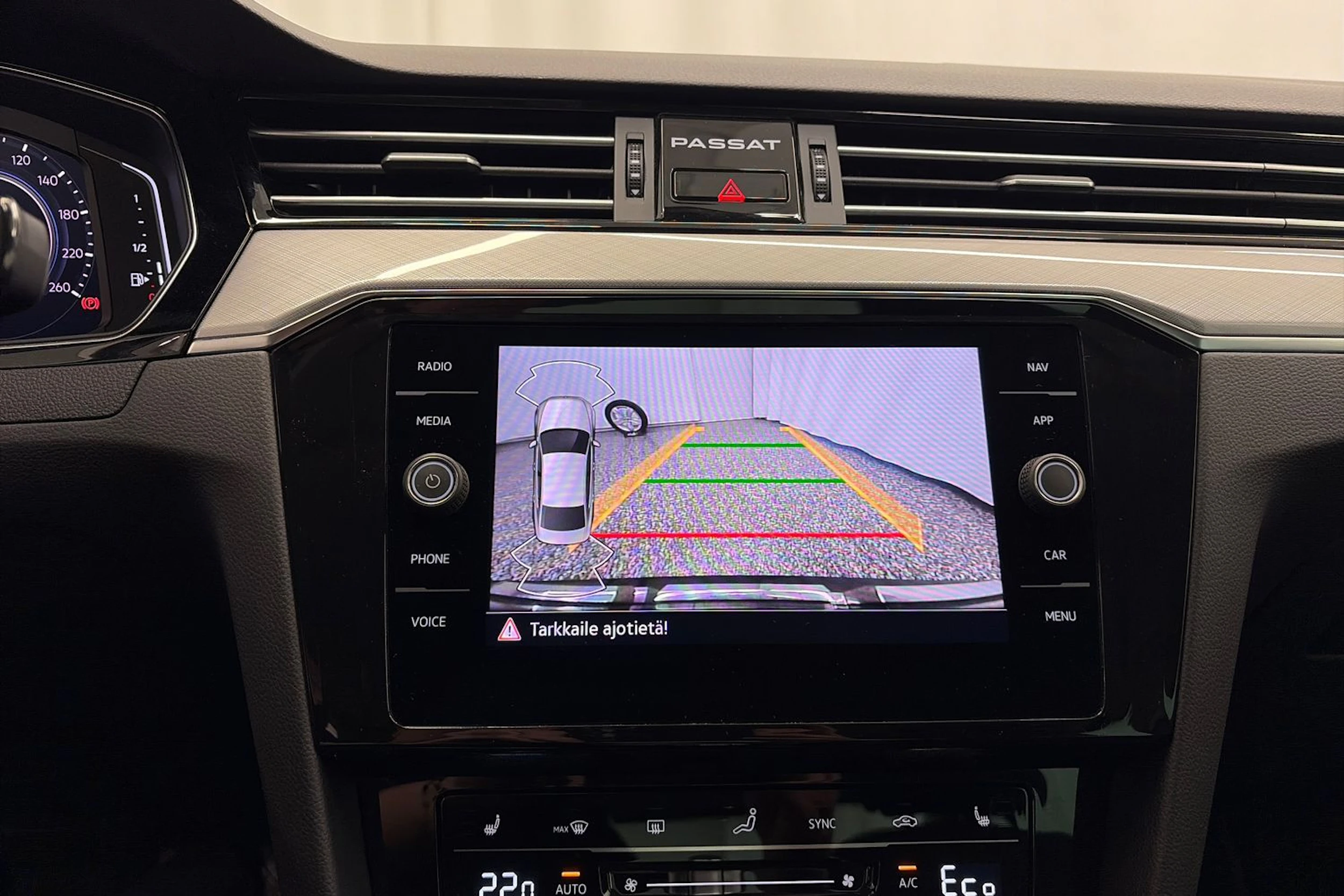 harmaa Volkswagen Passat 2021 kuva 23.