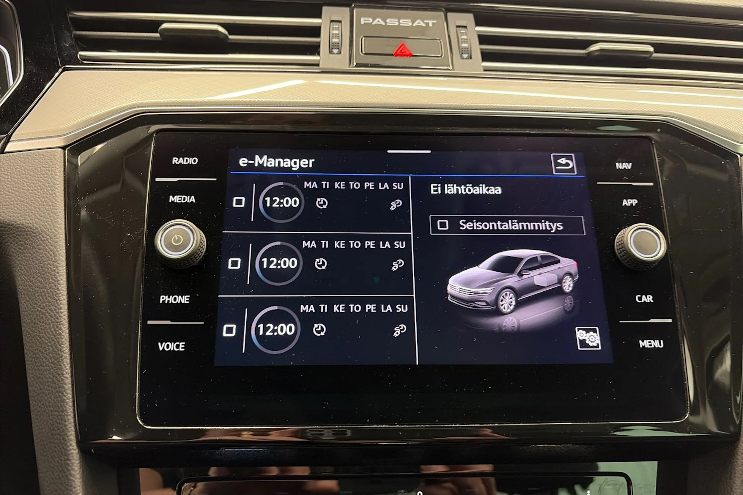 harmaa Volkswagen Passat 2021 kuva 26.