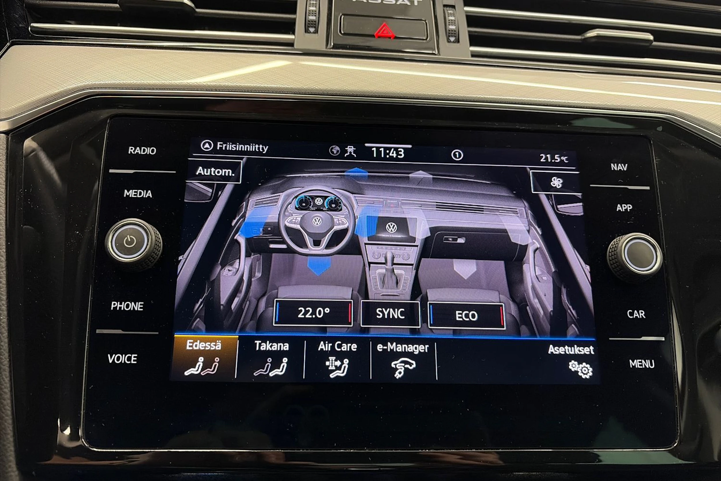 harmaa Volkswagen Passat 2021 kuva 27.