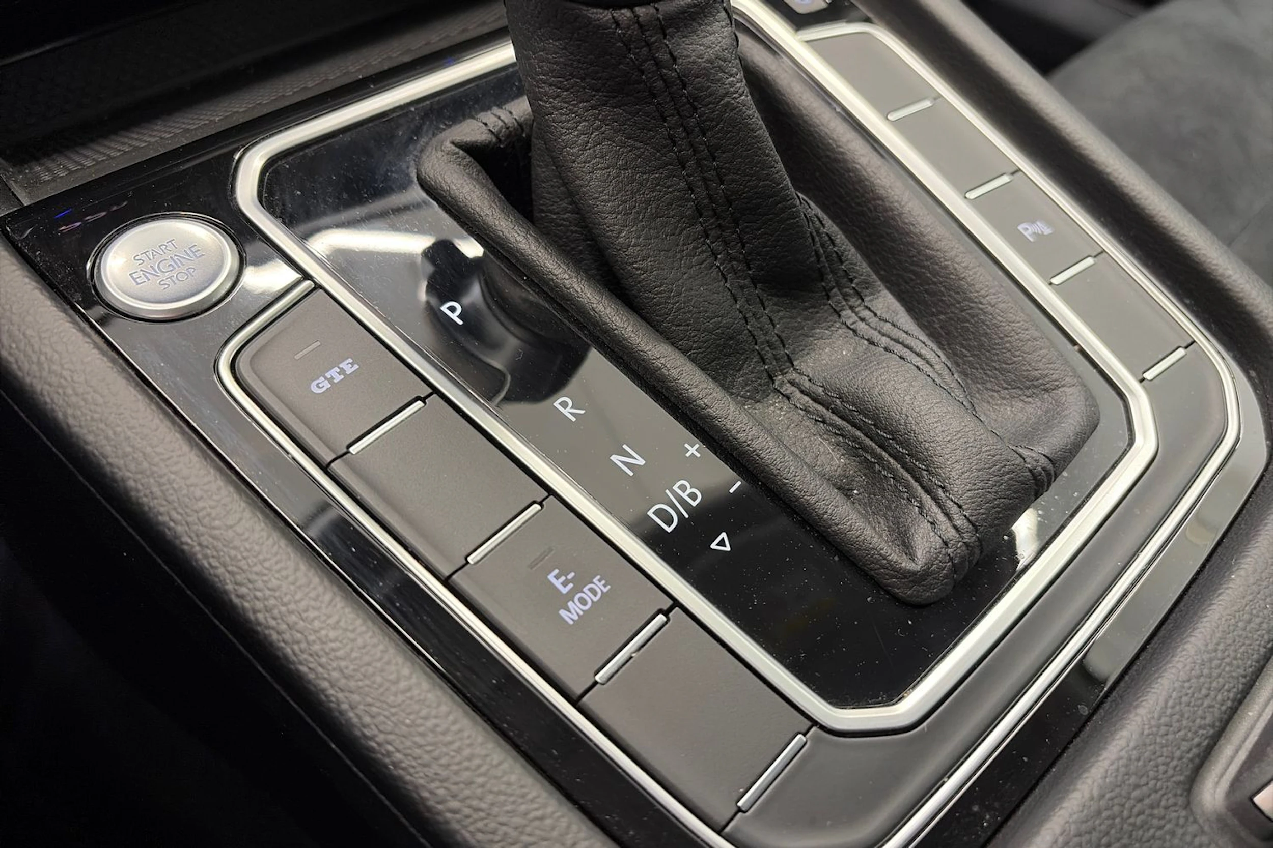 harmaa Volkswagen Passat 2021 kuva 29.